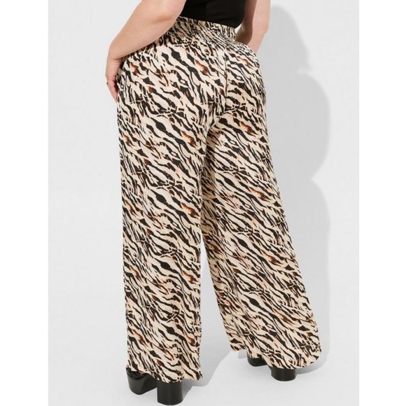 Pull-On Super Wide Leg Streaky Satin High-Rise Pant - Picture 3 of 4